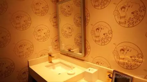 Single King (#2222) bathroom picture #3