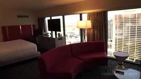 Flamingo Premium Room ,1 King (#25173) bed picture #1