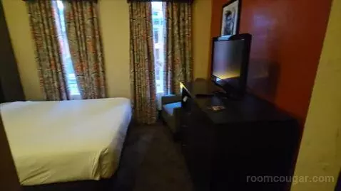Queen Room (#223) bed picture #1