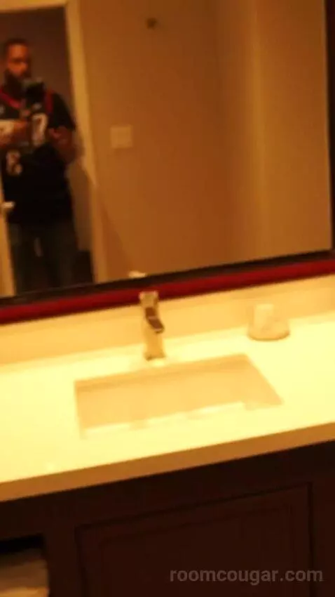 Resort Studio Suite, 1 King (576A) bathroom picture #9