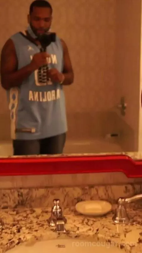 Bordeaux Room King (#573) bathroom picture #9