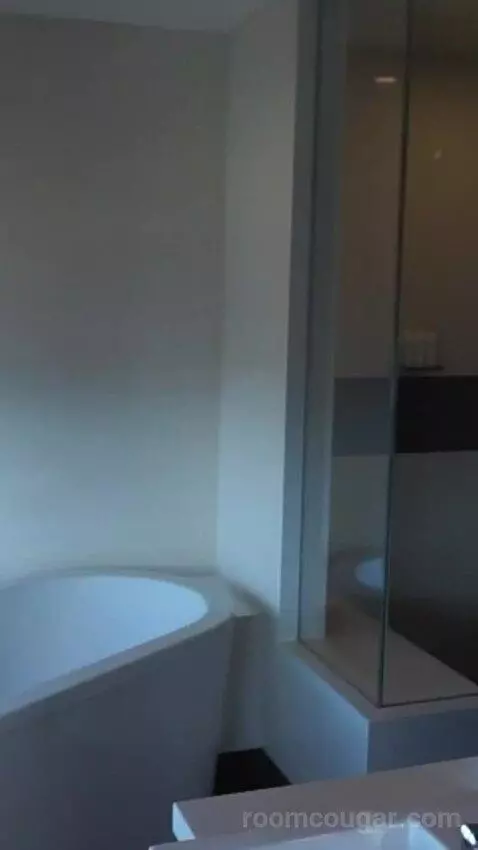 City Corner Suite (#21048) bathroom picture #3