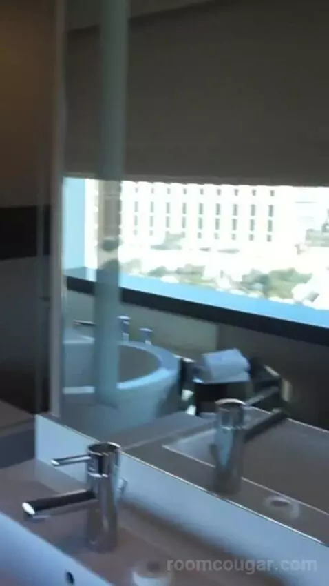 City Corner Suite (#21048) bathroom picture #6