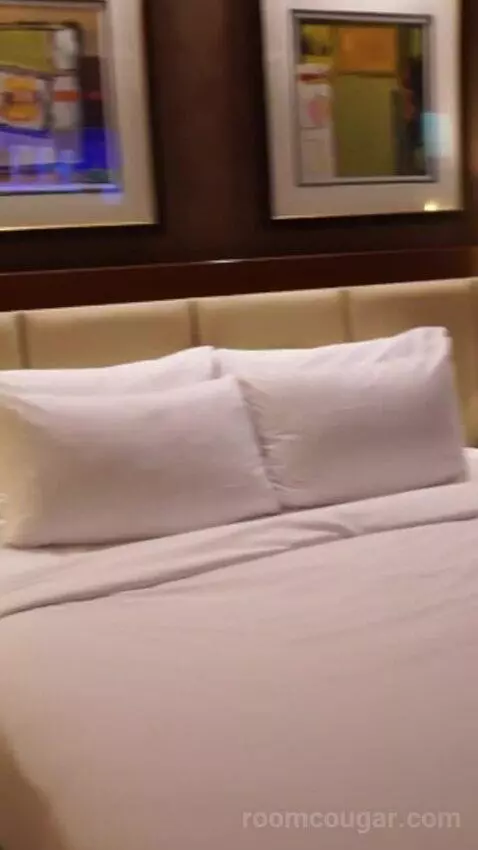 Deluxe Balcony Strip View Suite (#28615) bed picture #2