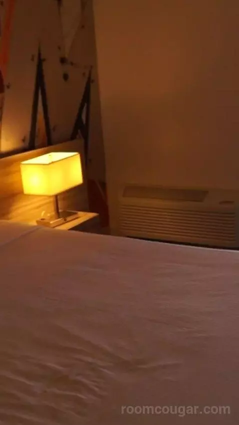 King Suite, Non Smoking - Caesars Suites (#20168) bed picture #4