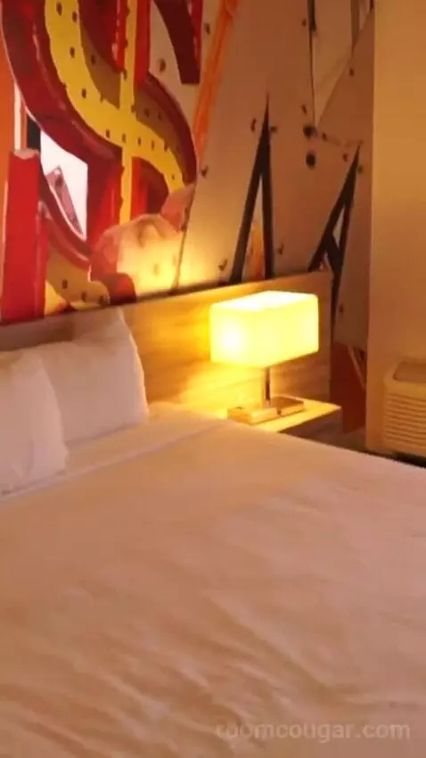 King Suite, Non Smoking - Caesars Suites (#20168) bed picture #7