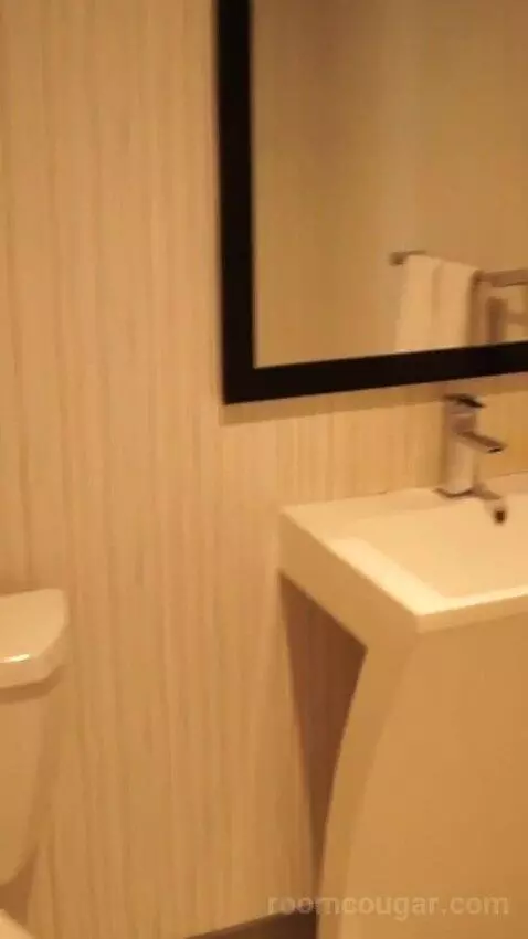 King Suite, Non Smoking - Caesars Suites (#20168) bathroom picture #2