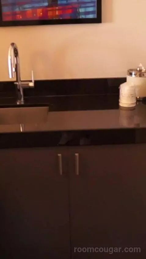 King Suite, Non Smoking - Caesars Suites (#20168) bathroom picture #6