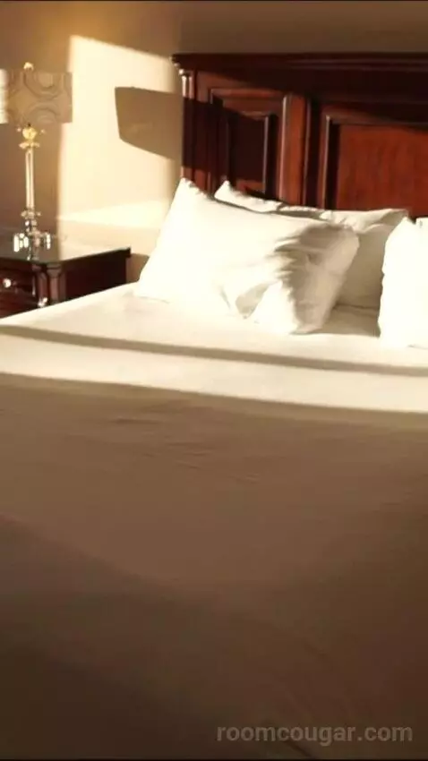 Luxury Suite, 1 King (#27098) bed picture #5