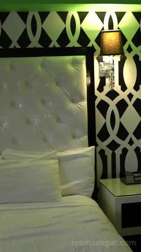 Cabana Super Suite (#6202) bed picture #8