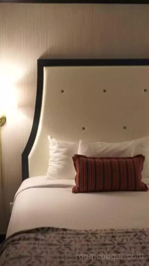 Bordeaux Room 2 Queen (#1483) bed picture #6