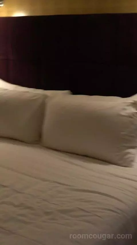 Stay Well Deluxe King Room Strip View (#23054) bed picture #9