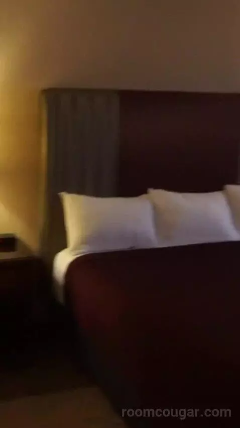 Casino Tower King Room (#530) bed picture #6