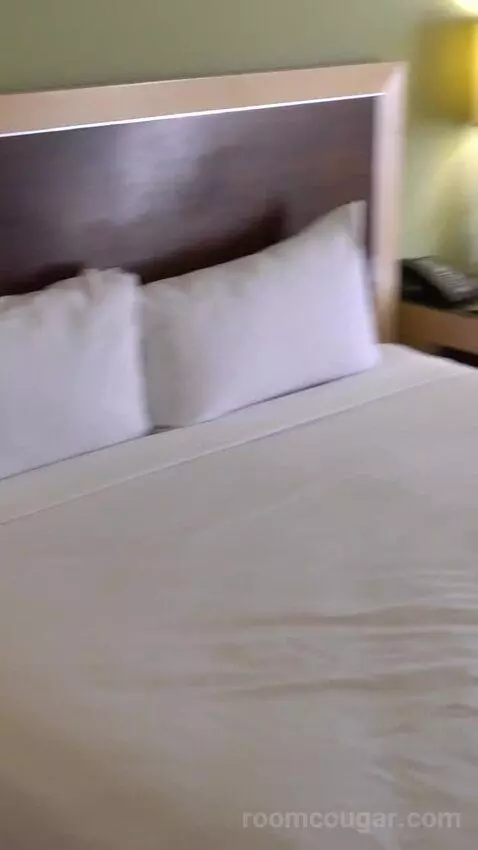 Grand Deluxe King Bed (#910) bed picture #2