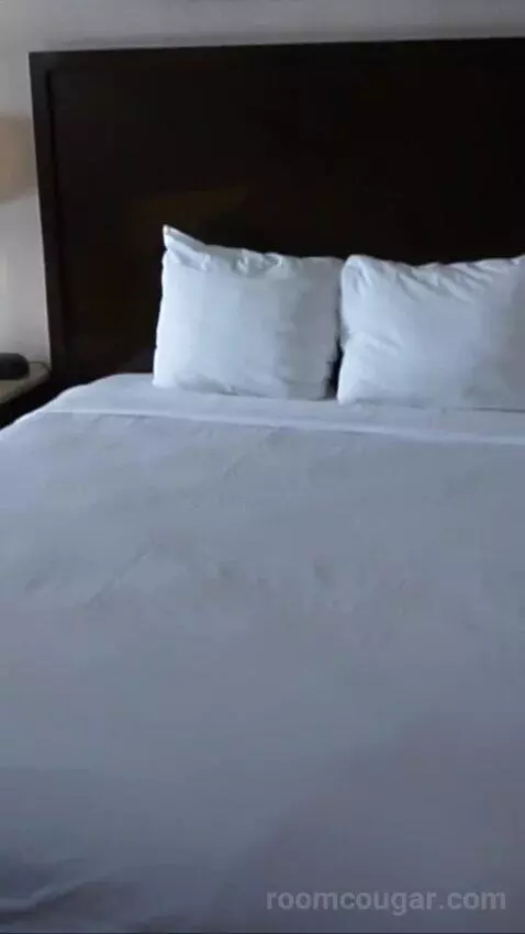 West Tower Double Queen Room (#34827) bed picture #2