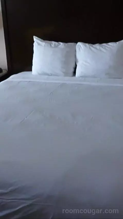 West Tower Double Queen Room (#34827) bed picture #4