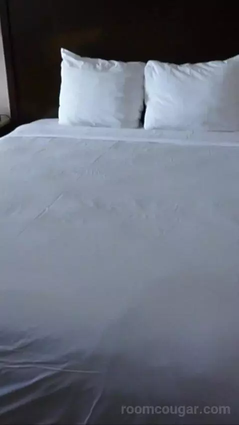 West Tower Double Queen Room (#34827) bed picture #5