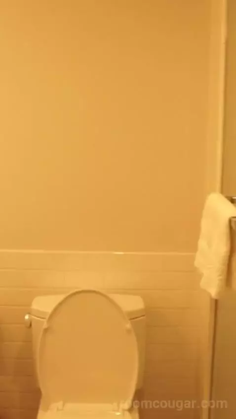 Flamingo Room, 2 Queens, 1 Bunk (#5087) bathroom picture #4