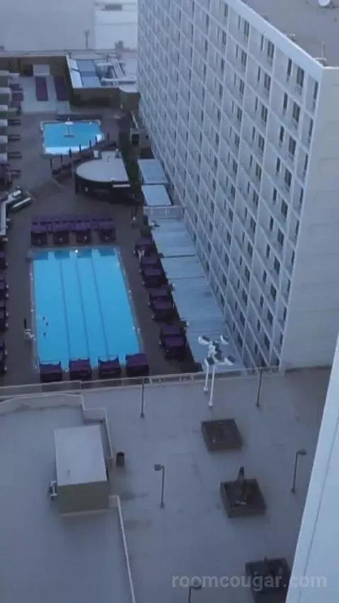 Valley Tower Deluxe Room, 2 Queen Beds, Non-Smoking, Pool View (#21021) view picture #2