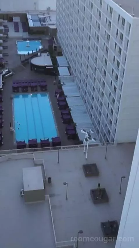 Valley Tower Deluxe Room, 2 Queen Beds, Non-Smoking, Pool View (#21021) view picture #4