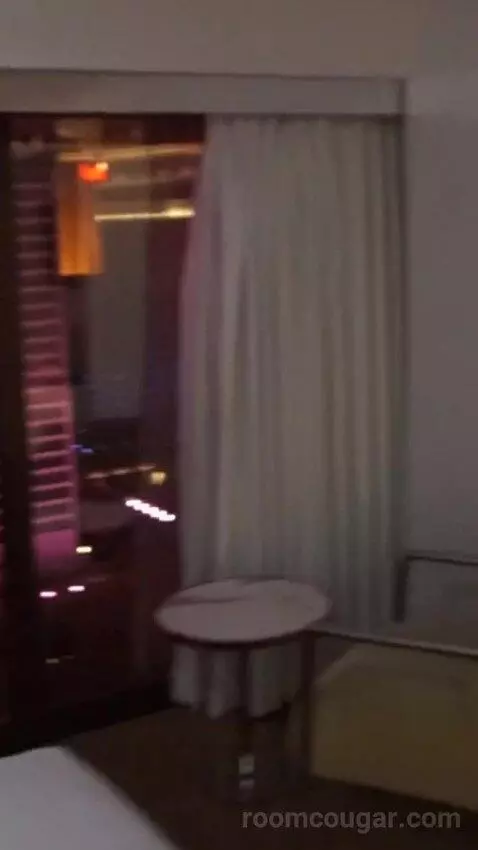 Go Room, 2 Queens, High Roller View (#21053) bed picture #9