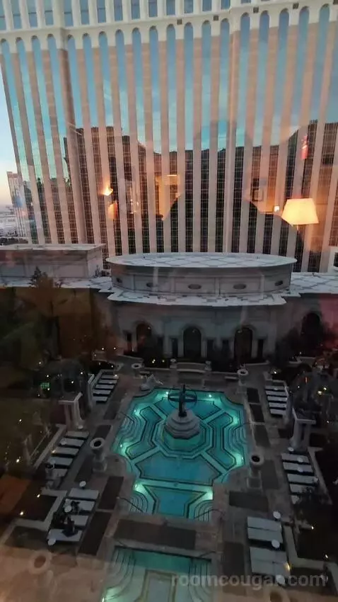 Venetian Newly Remodeled Luxury King Suite (#16525) view picture #9