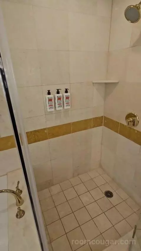 Venetian Newly Remodeled Luxury King Suite (#16525) bathroom picture #9