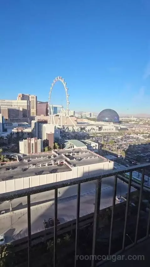 Resort Room King High Roller View (#2421) view picture #11