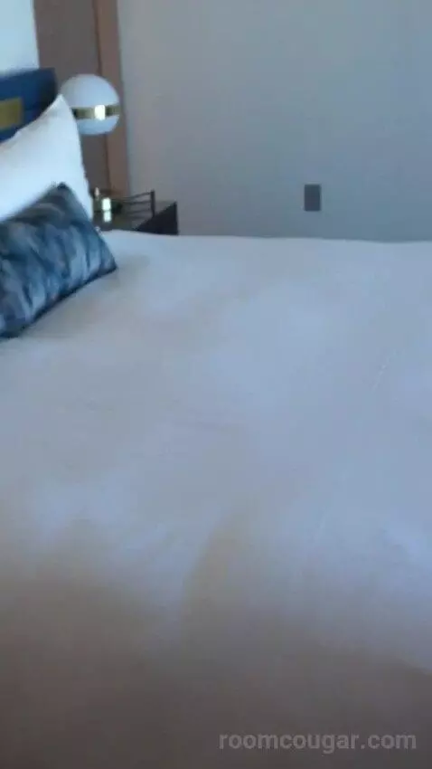 Wraparound Terrace Suite (#5582) bed picture #5