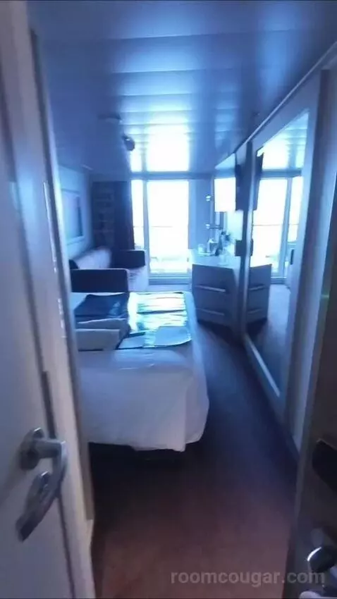 Balcony Cabin (#11104) bed picture #1