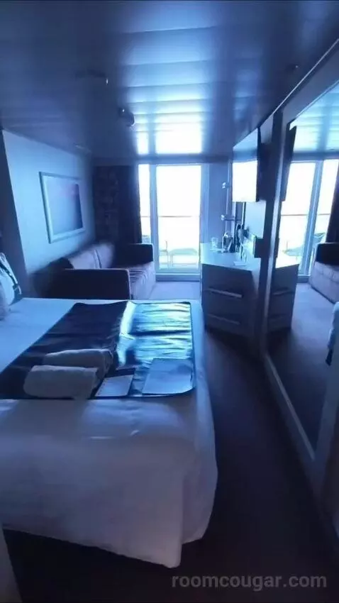 Balcony Cabin (#11104) bed picture #5