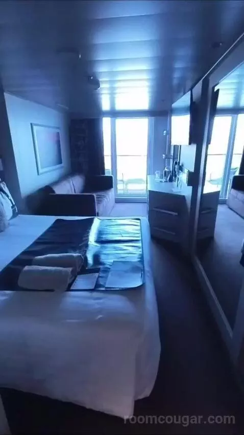 Balcony Cabin (#11104) bed picture #6