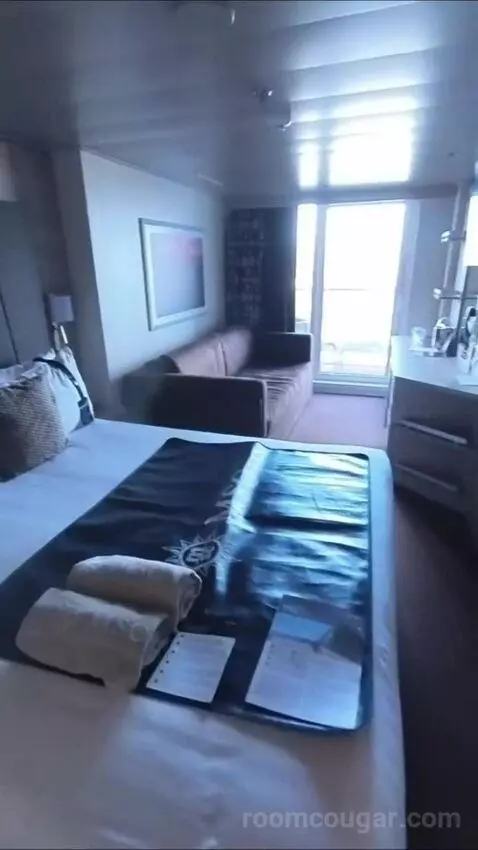 Balcony Cabin (#11104) bed picture #7