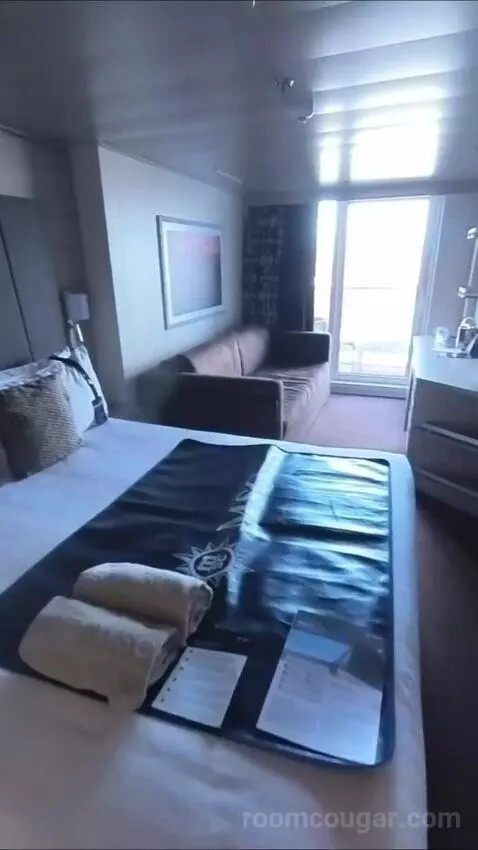 Balcony Cabin (#11104) bed picture #8