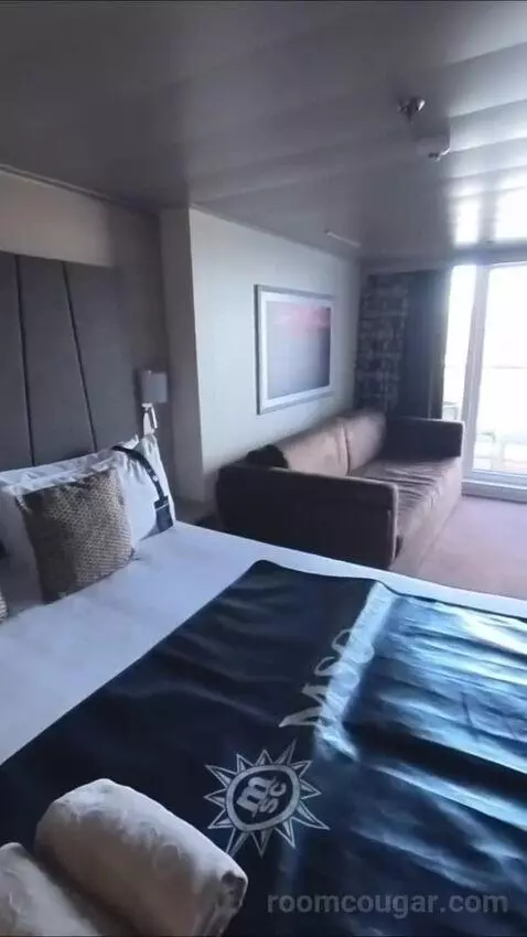 Balcony Cabin (#11104) bed picture #11