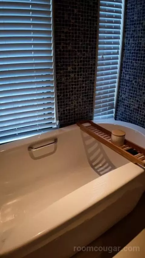 Suite (#1601) bathroom picture #3