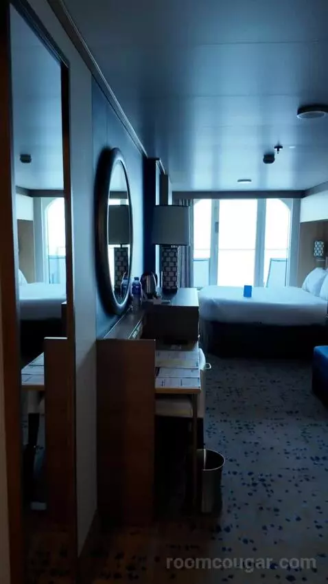 Balcony Cabin (#9160) bed picture #3