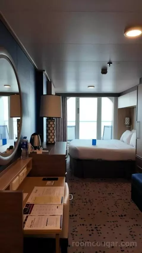 Balcony Cabin (#9160) bed picture #7