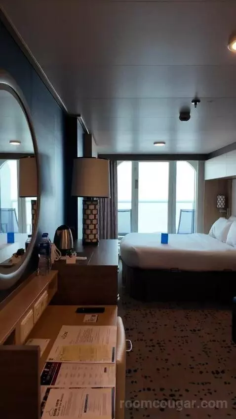 Balcony Cabin (#9160) bed picture #12