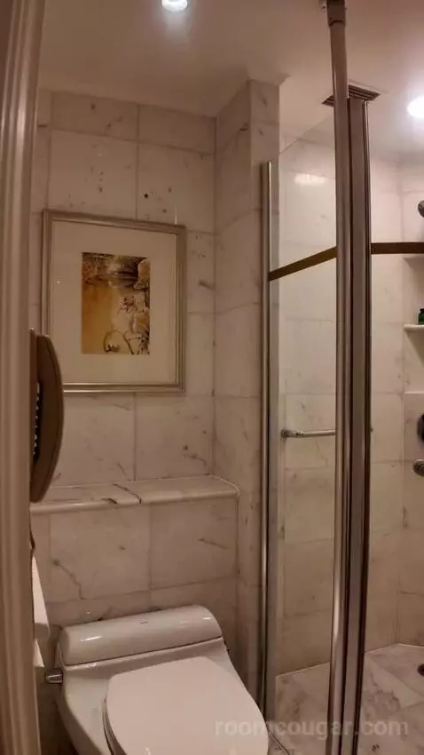Standard (#2720) bathroom picture #4