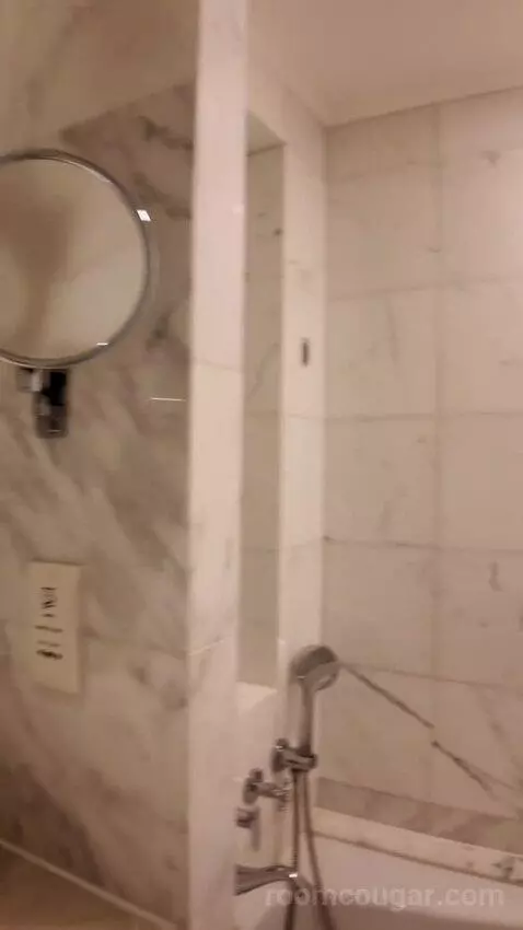 Standard (#2720) bathroom picture #5