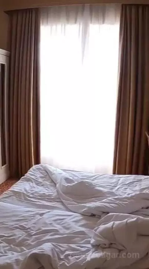 Royal Suite (#211) bed picture #12