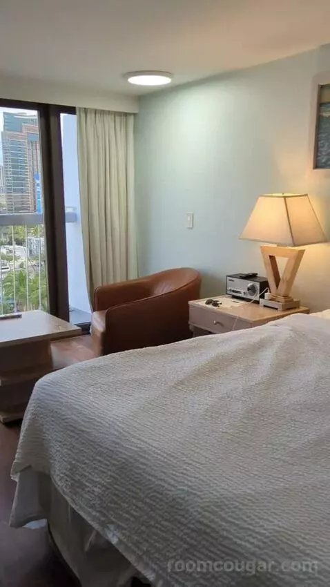 Gold Ocean View King (#1602) bed picture #4