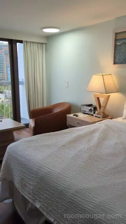 Gold Ocean View King (#1602) bed picture #5