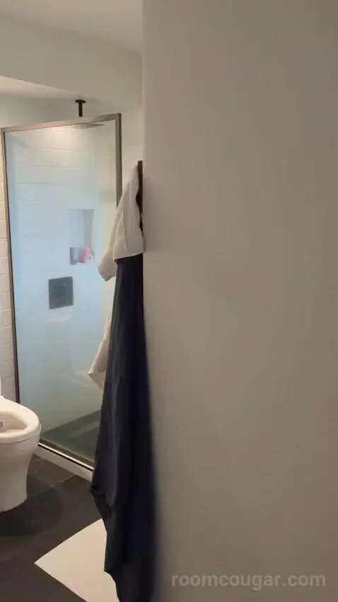 Gold Ocean View King (#1602) bathroom picture #1