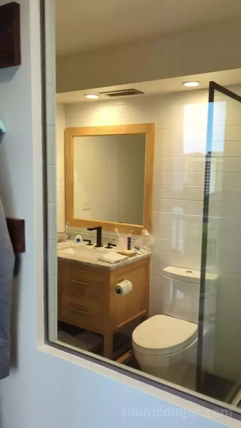 Gold Ocean View King (#1602) bathroom picture #6