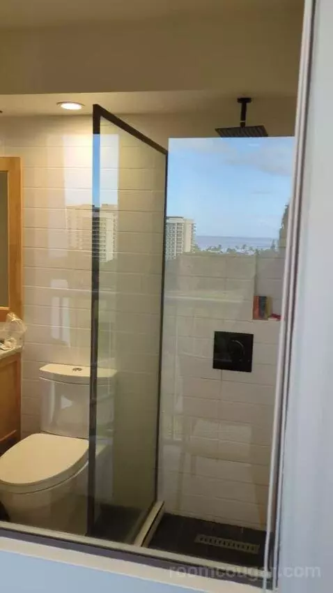 Gold Ocean View King (#1602) bathroom picture #7