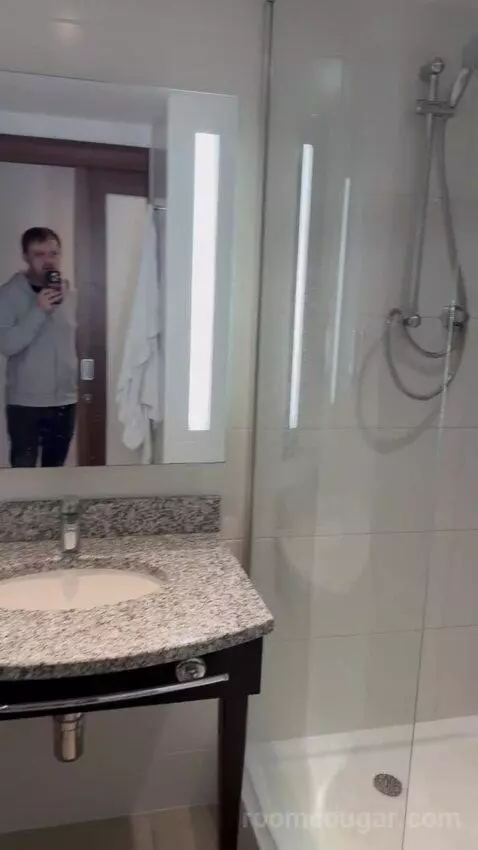 Standard (#249) bathroom picture #1
