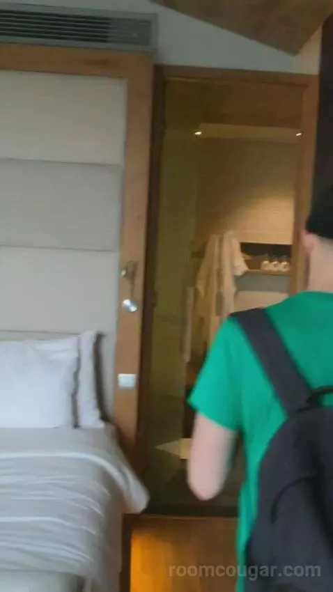 Suite (Double) bed picture #3