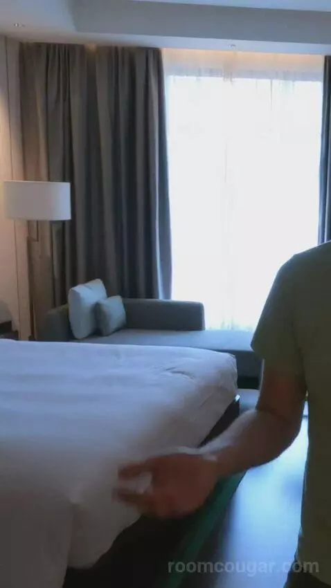 King Room with River View bed picture #4